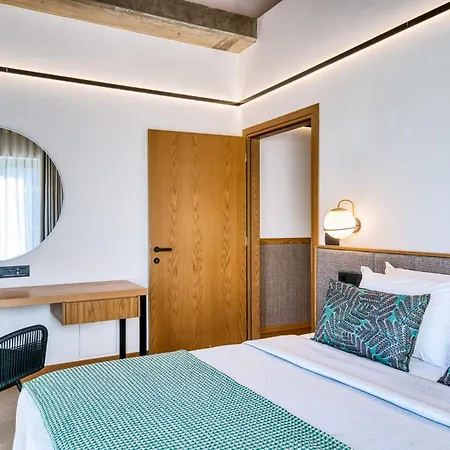 Capital Luxury Aparthotel *