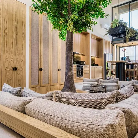Capital Luxury 4*