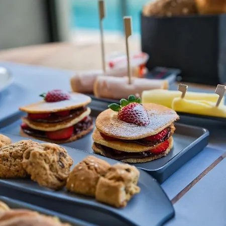 Ξενοδοχείο με διαμερίσματα Capital Luxury