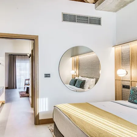 Capital Luxury 4*