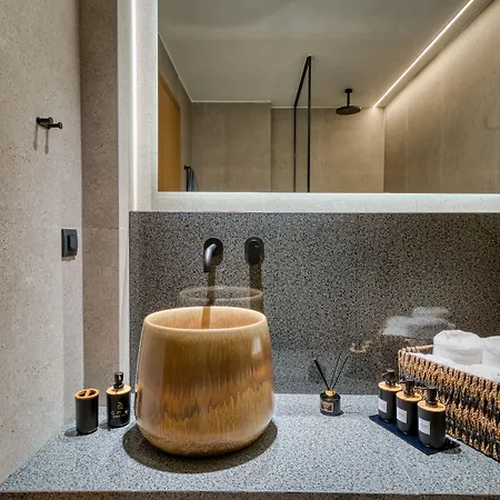 Capital Luxury 4*