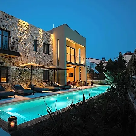 Capital Luxury Ξενοδοχείο με διαμερίσματα 4*