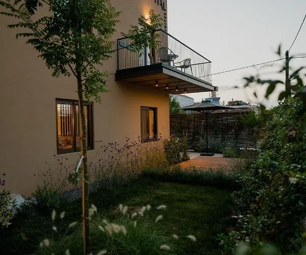 Capital Luxury Apartahotel 4*