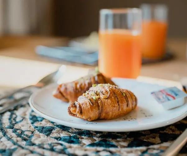 Capital Luxury Апарт-отель