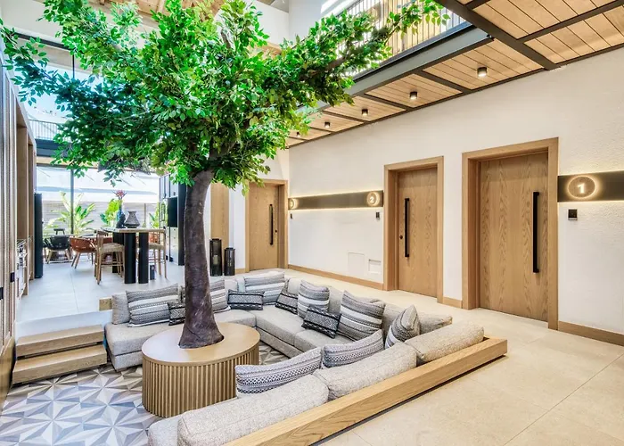 Апарт-отель Capital Luxury 4*